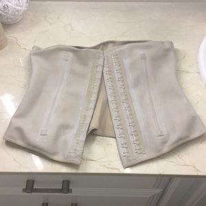 Diane latex waist cincher sz 38/S